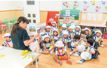 絵本の読み聞かせ